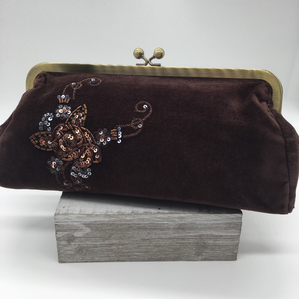Vintage Express Velvet-Beaded Brown Clutch